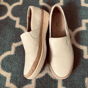 Clarks Collection Cream Leather Slip-On Sneakers | Size 7.5 | Barely Worn